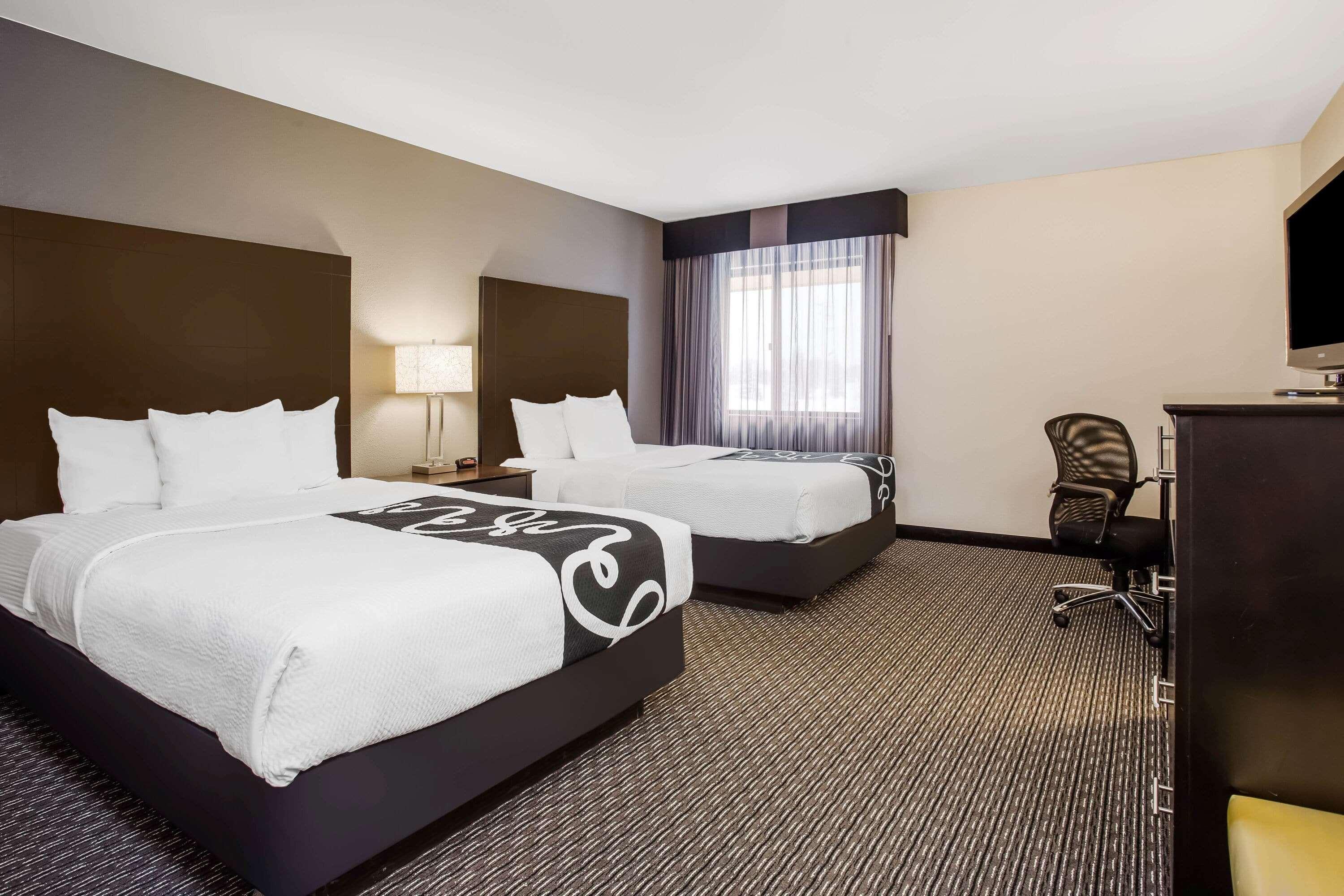 La Quinta Inn By Wyndham Oshkosh Exterior photo