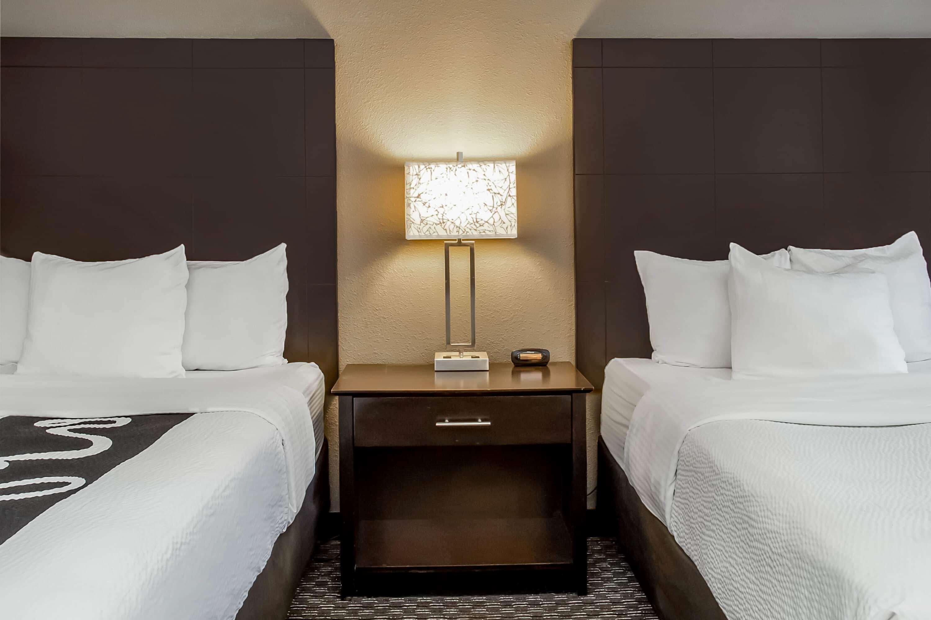 La Quinta Inn By Wyndham Oshkosh Exterior photo