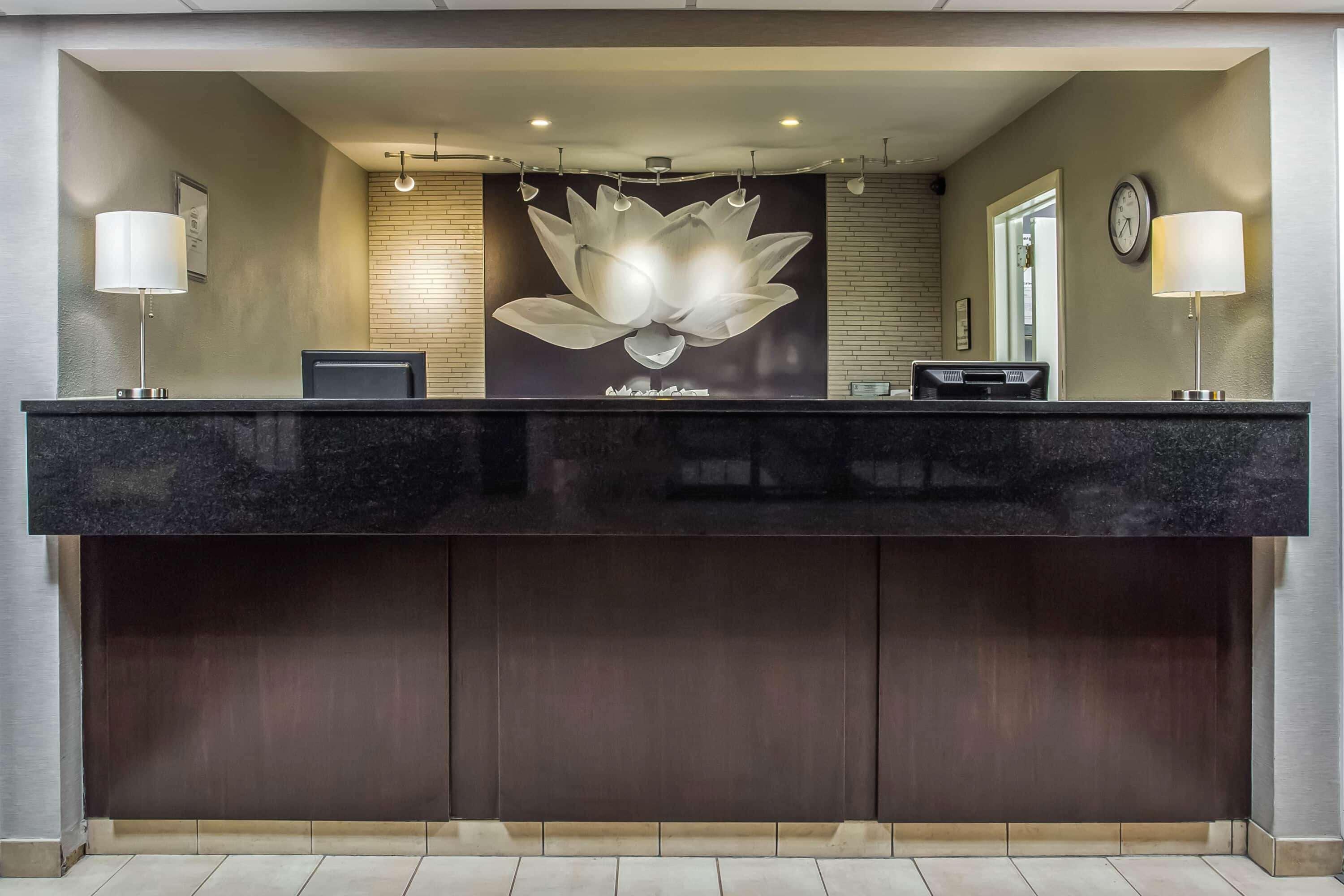 La Quinta Inn By Wyndham Oshkosh Exterior photo